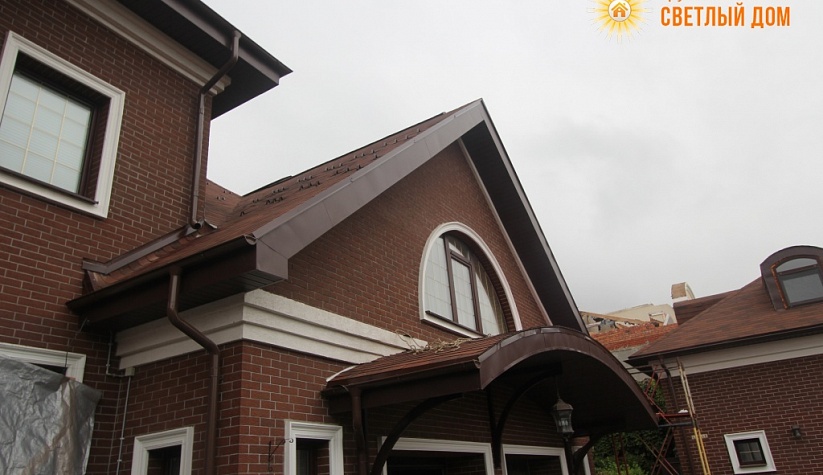 Замена кровельного покрытия из мягкой черепицы