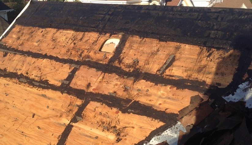 Замена кровельного покрытия из мягкой черепицы